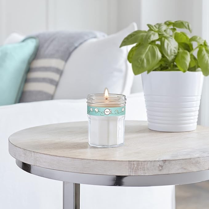 MRS. MEYER'S CLEAN DAY Soy Aromatherapy Candle, 25 Hour Burn Time, Made with Soy Wax and Essential Oils, Basil, 4.9 oz