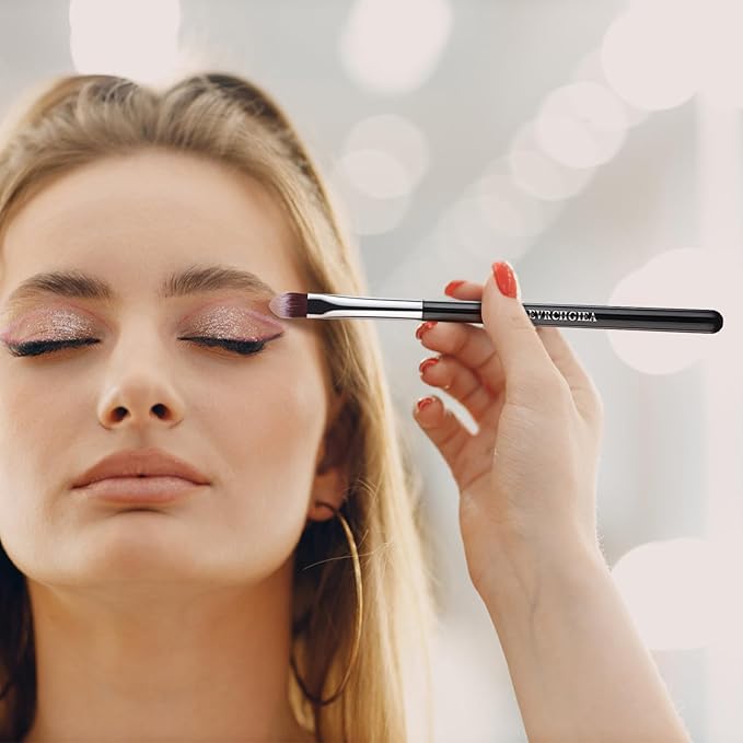 Eye Makeup Brush Set, 6 Pcs Professional Blending Eyeshadow Makeup Brushes for Concealer Eyebrows Eyeliner, Soft Hairs & Wood Handle (black and silver)…