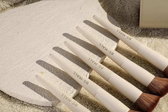 BS-MALL Professional Makeup Brush Set 18 Pcs Premium Synthetic Foundation Powder Concealers Eye Shadows Blush Makeup Brushes with Travel Case (Matte white beige)